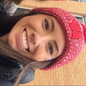 Meet your Posher, Claire